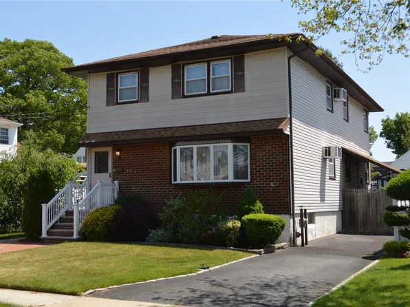 275 Commonwealth Street, Franklin Square, NY 11010