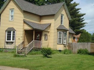 952 Pine St, Negaunee, MI 49866