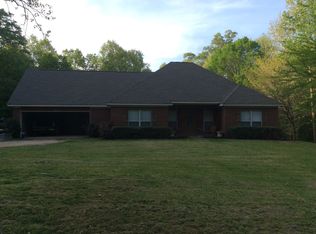 121 David Henderson Rd, Pelahatchie, MS 39145