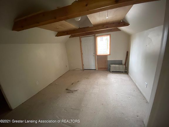 4th image of 918 W Shiawassee St