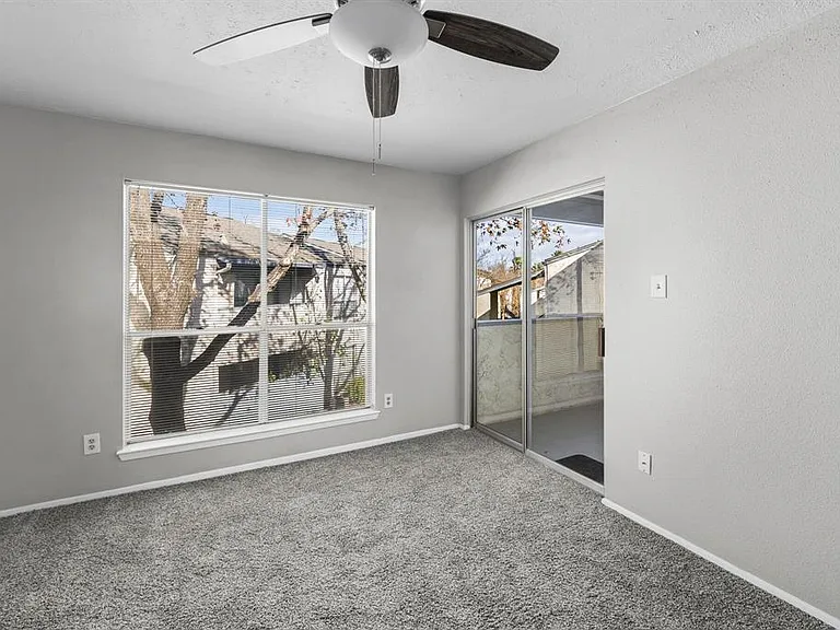 7313 Gulf Fwy — Photo 10