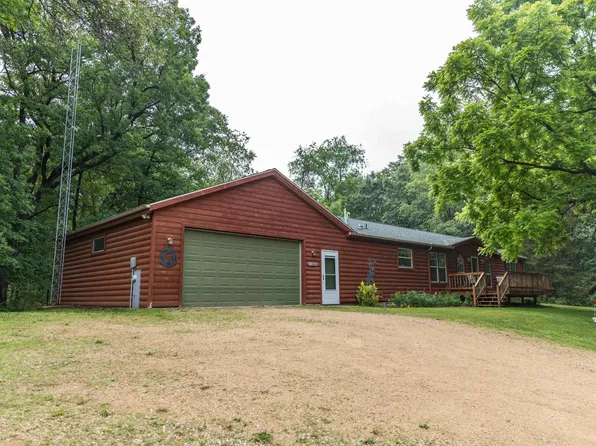 N4646 Glacier Lake Dr, Oxford, WI 53952
