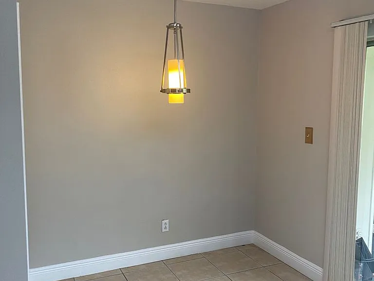 130 Rhoden Ln — Photo 8