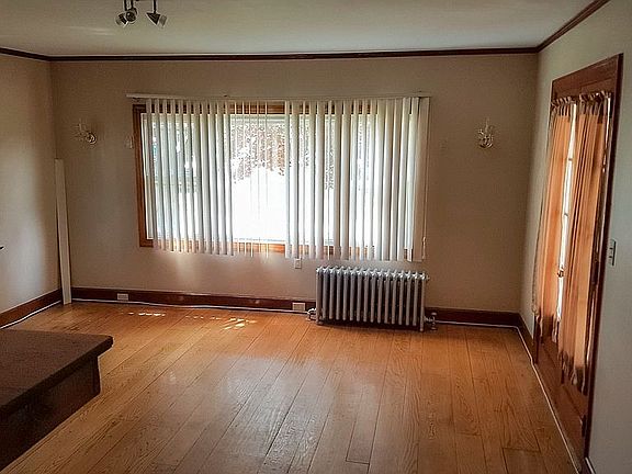 5th image of 15 Sharon Way