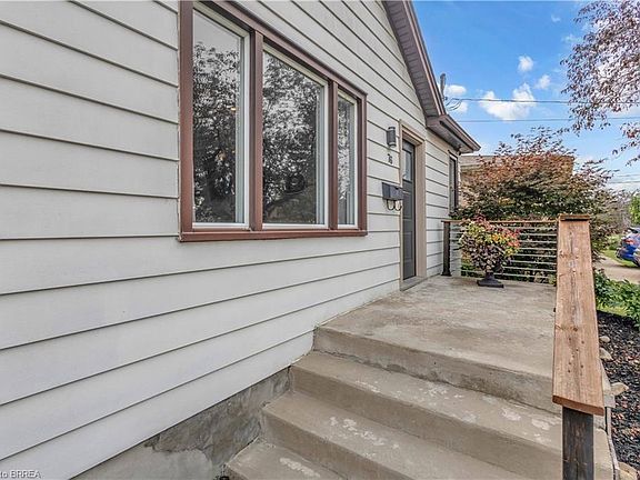 5th image of 76 Wood St