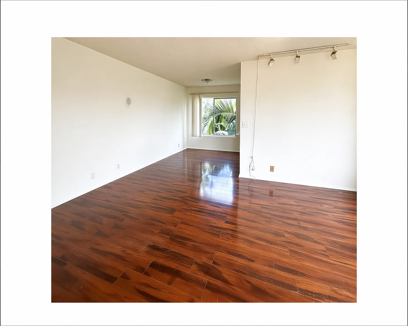 1745 Colby Avenue — Photo 1