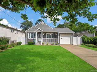 111 Woodside Avenue, Freeport, NY 11520