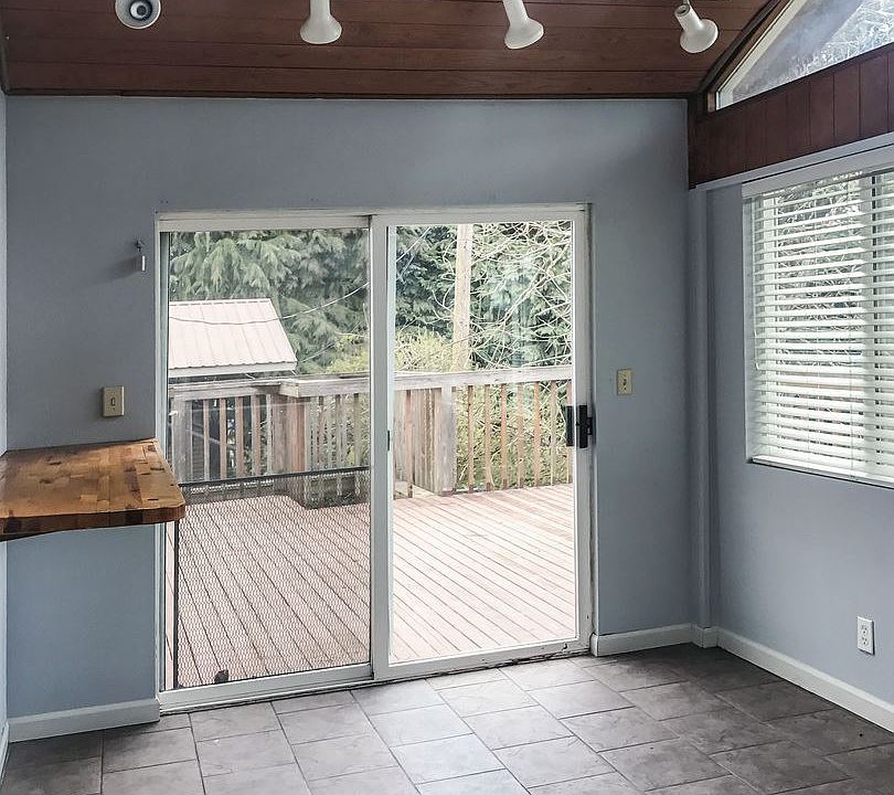 1st image of 4213 NE 60th St