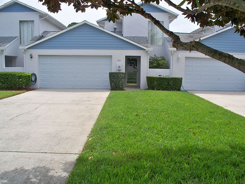 1st image of 994 Villa Dr