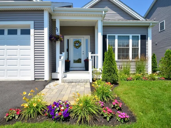18 Tea Party Cir #18, Holden, MA 01520