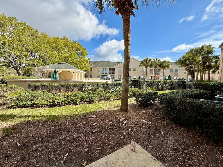 204 Augusta Cir — Photo 31