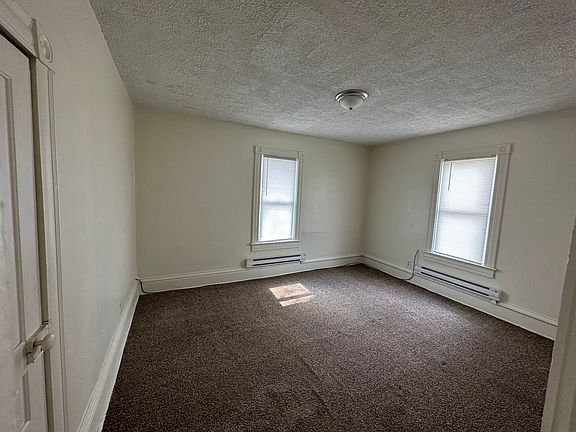 4th image of 323 W Poplar St Floor 2