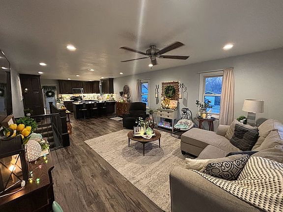 Living Room/Dining/Kitchen