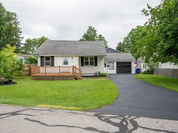 4470 Stratford Ter, Hamburg, NY 14075