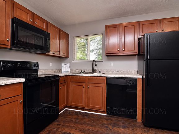4th image of 2400 Parliament Ct