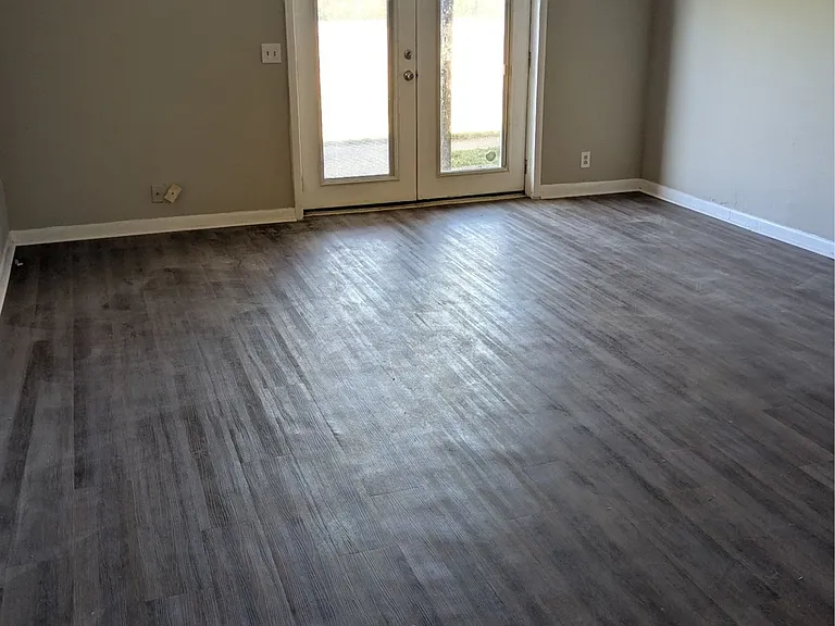 1077 Harold Dr #1 — Photo 5