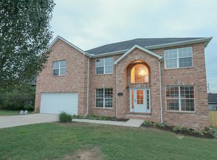 1821 Rory Cv, La Vergne, TN 37086