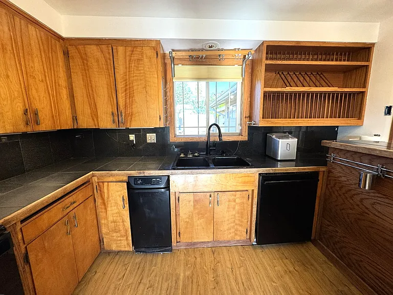 Kitchen with dishwasher