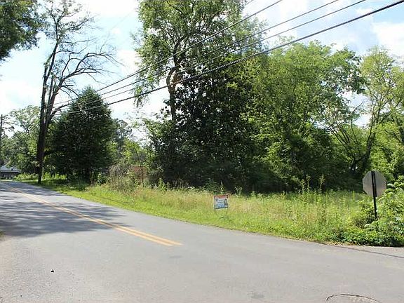 3rd image of 104 Church St