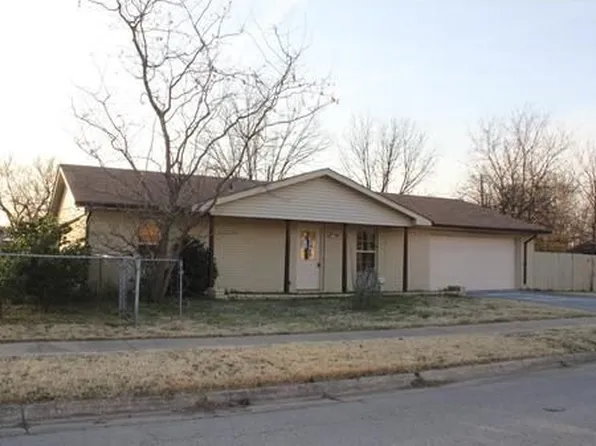 8500 S 35th Ter, Fort Smith, AR 72908