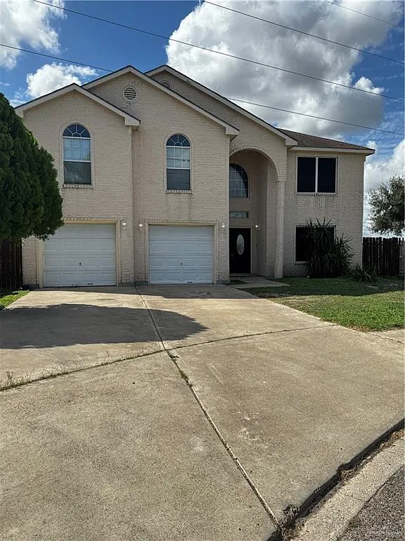4 bed, 2.5 bath, 2348 sqft, $2,200 — Photo 1