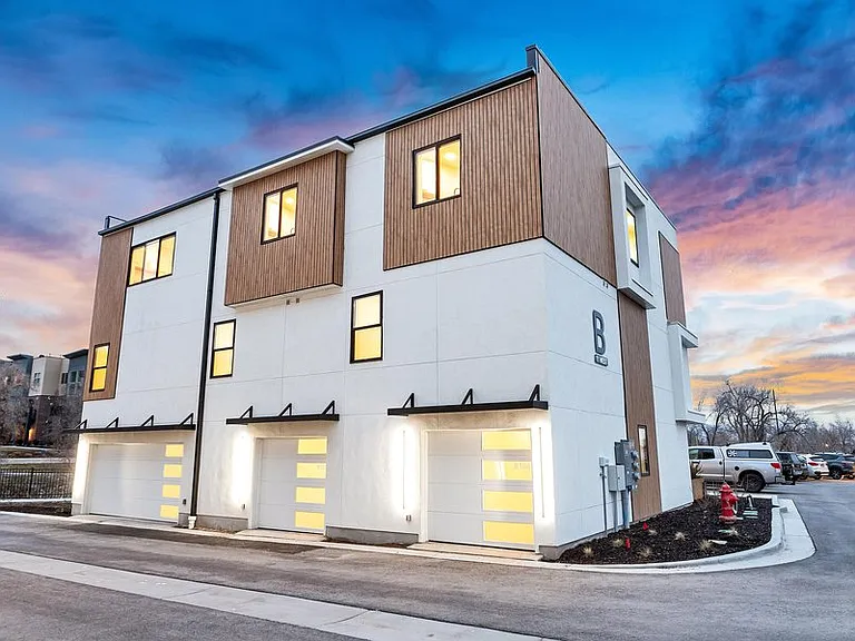 44 W Iko Ave — Photo 6