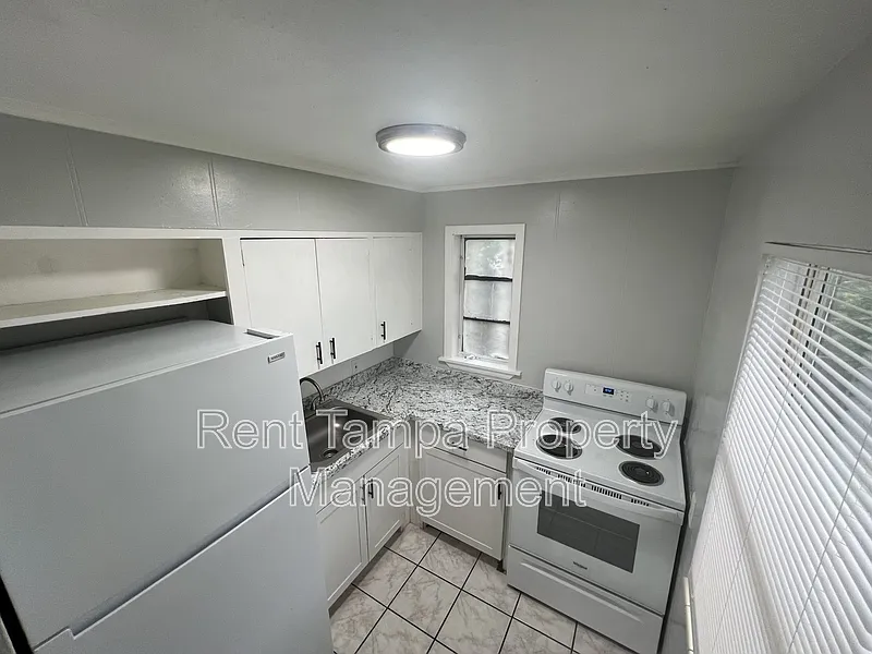2 bed, 1.0 bath, 600 sqft, $1,350 — Photo 4