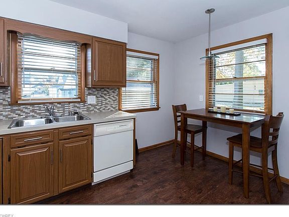 4th image of 4375 Toledo Ave