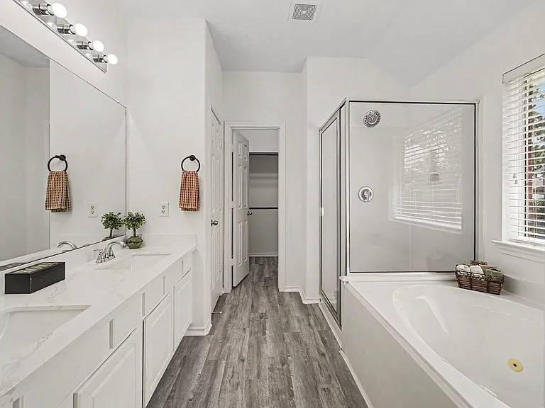 18314 Manorcliff Ln — Photo 18