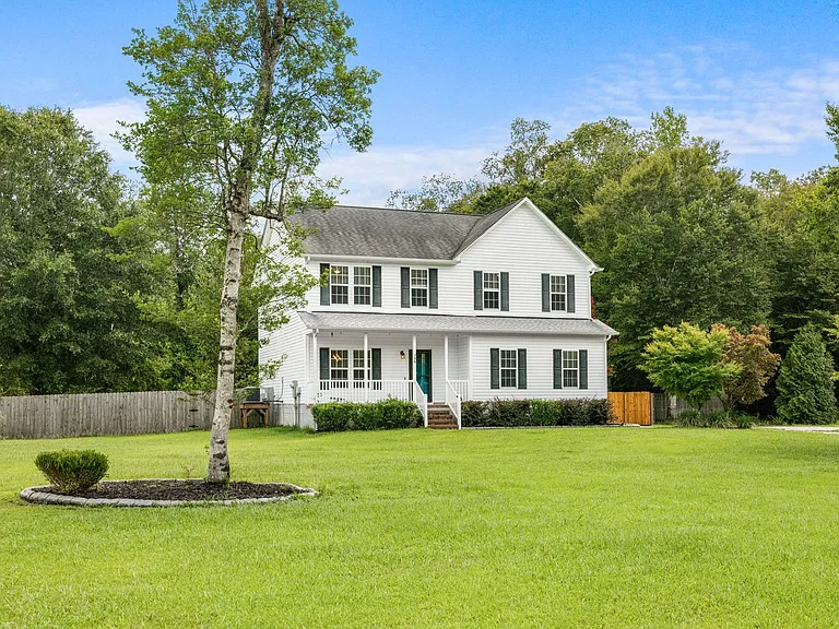 156 Old Beechtree Ln — Photo 2
