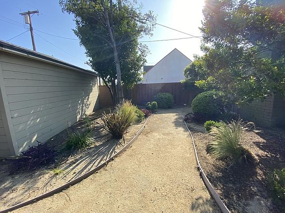 4th image of 4004 W Heffron Dr