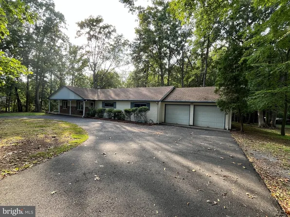 230 Burrs Rd, Burlington, NJ 08016