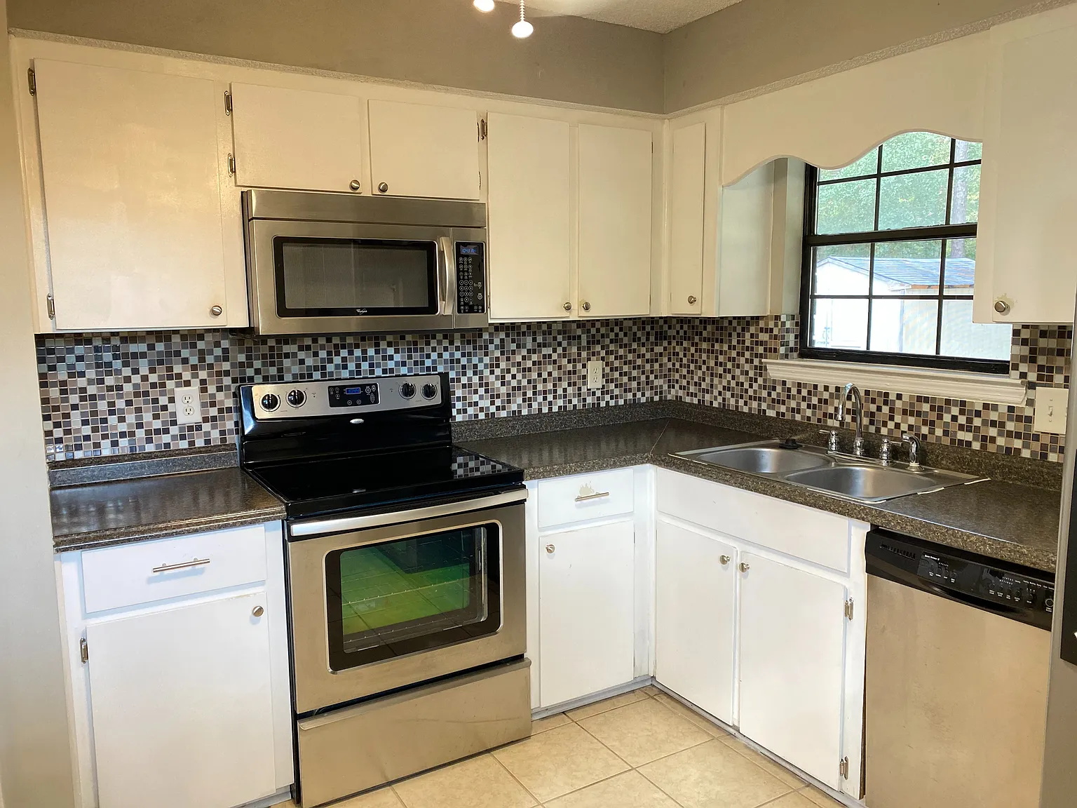 4 bed, 1700 sqft, $1,500 — Photo 4