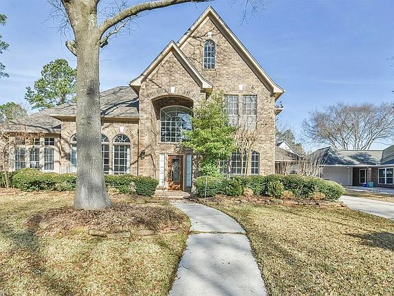 4th image of 7018 Centre Oaks Dr