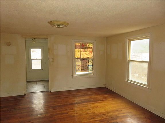 3rd image of 2801 E 77th Ter