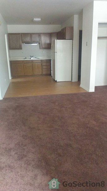 1st image of 305 S Lodge Ln APT 4