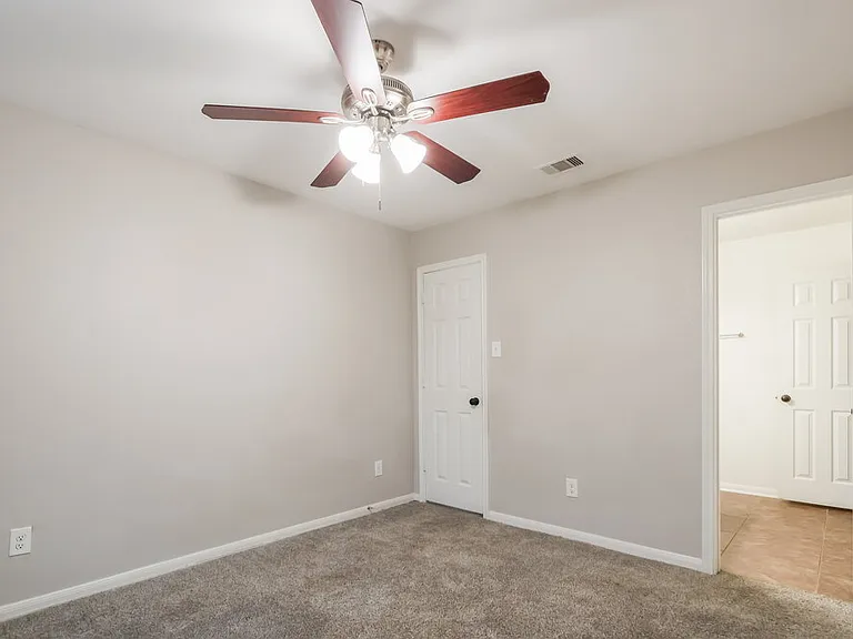 7215 Fox Scene Dr — Photo 15