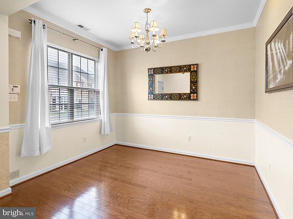5th image of 406 Bethune Dr