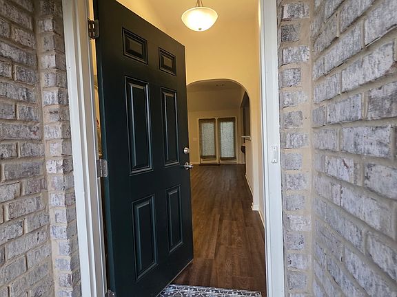5th image of 745 Park Ln
