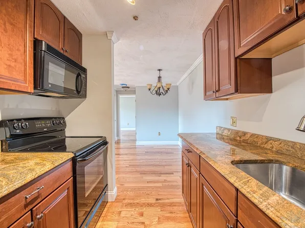 47 Juniper Rd Unit F9, North Attleboro, MA 02760