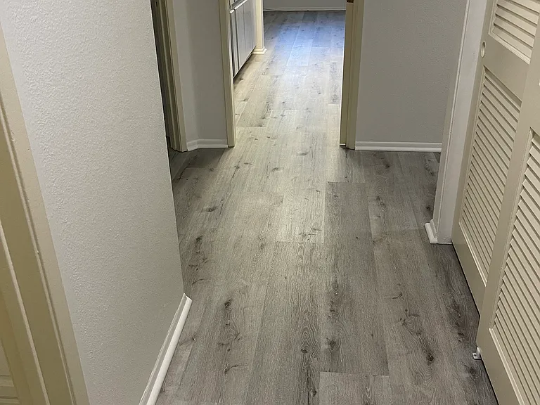1371 Loma Ave — Photo 2