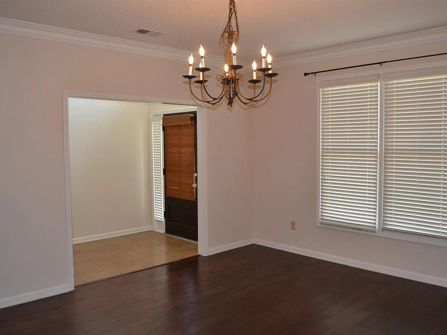 4 bed, 3.0 bath, 3440 sqft, $3,000 — Photo 3