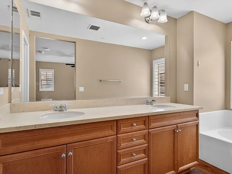 621 Calle Vibrante — Photo 15