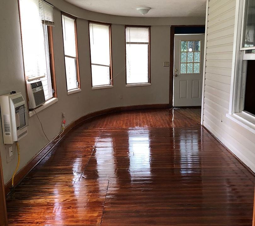 1st image of 531 SE 2nd Pl APT 4