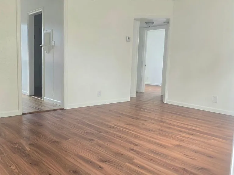 446 N 22nd St — Photo 2
