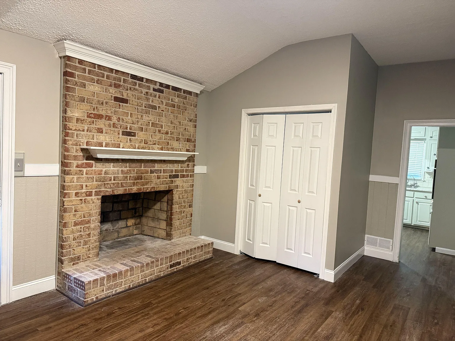 4 bed, 2.0 bath, 1700 sqft, $797 — Photo 4