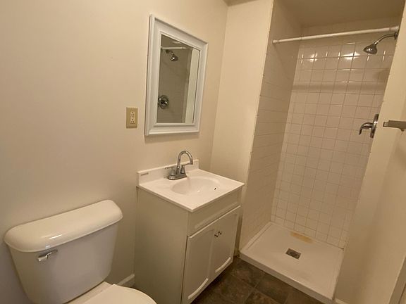 4th image of 805 NE Madison Ave #A