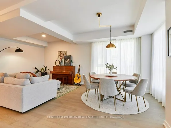 150 Logan Ave #328, Toronto, ON M4M 0E4