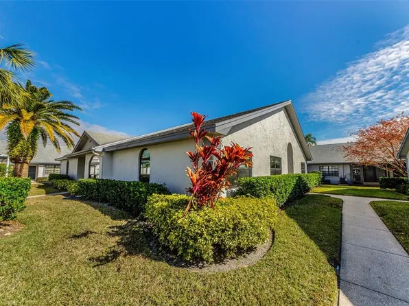2749 Countryside Blvd APT 18, Clearwater, FL 33761