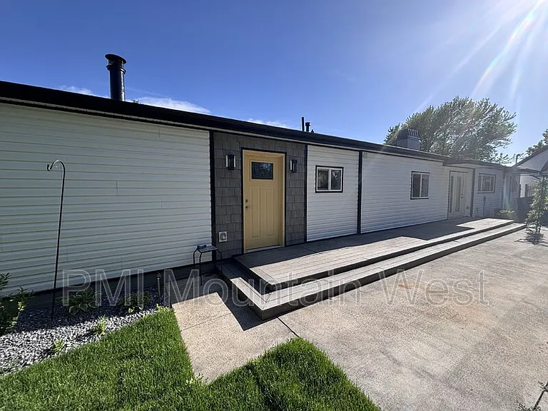 985 Horsley Cir #B — Photo 10